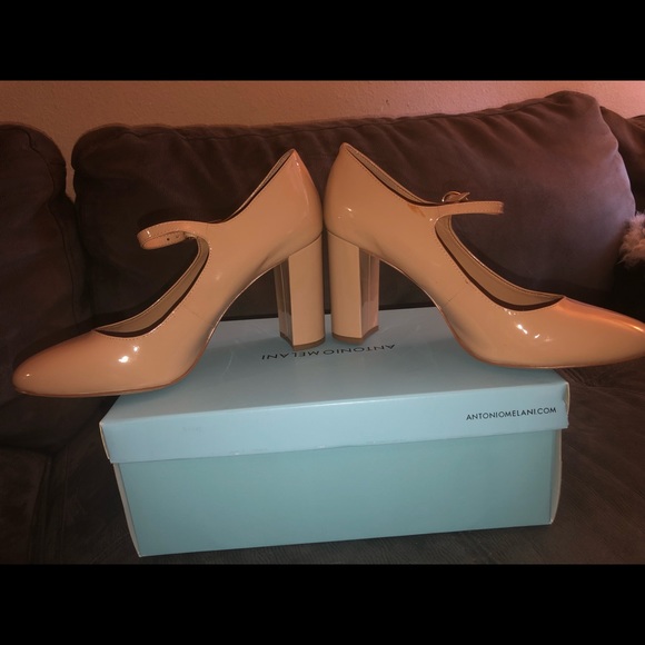 Antonio Melani nude/bone colored heels - Picture 4 of 5